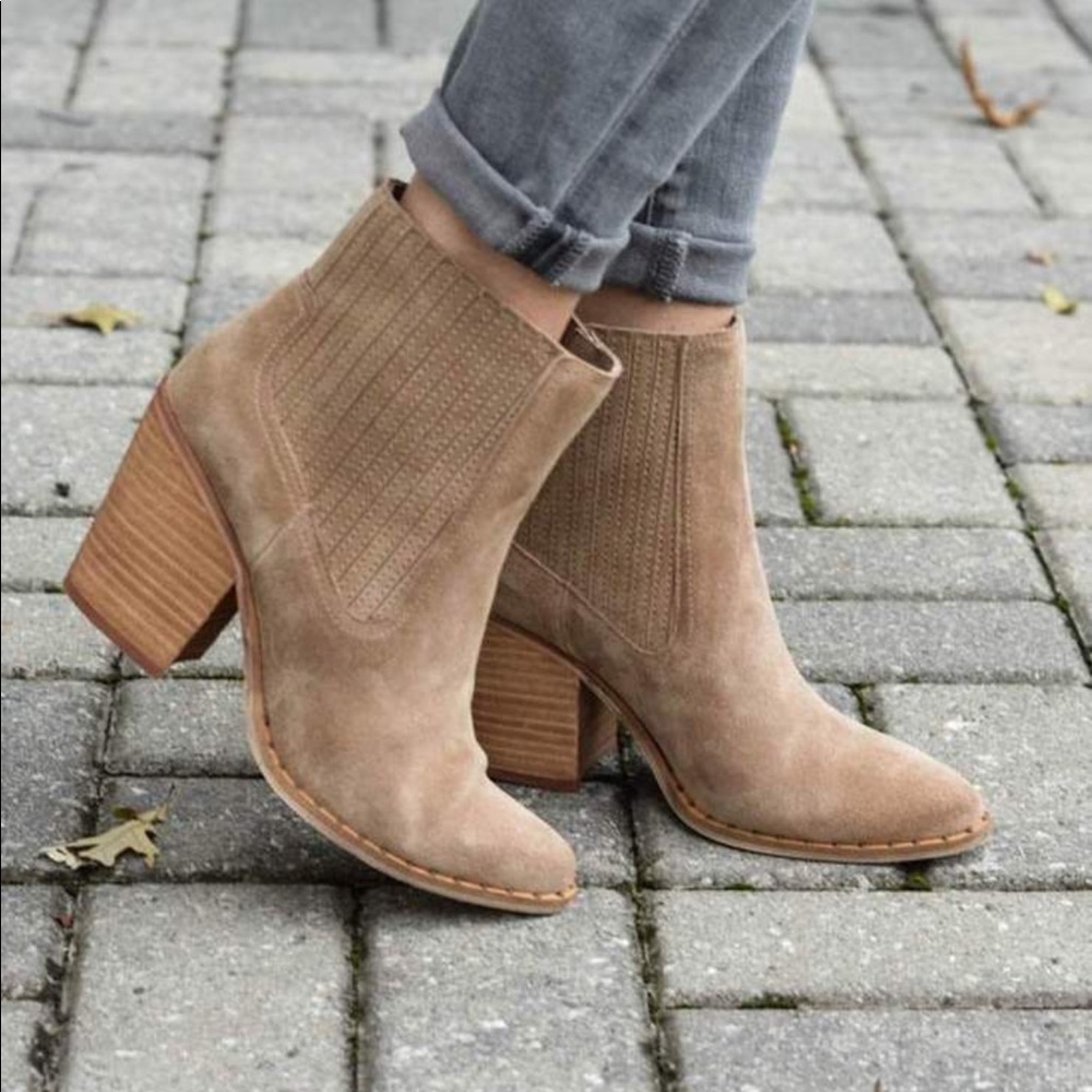 Chinese Laundry Tan Ankle Boots
